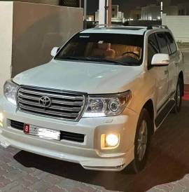 LAND CRUISER VXR 5.7L V8 model 2012