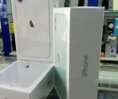 iPhone 11/ 128GB 01 year warranty