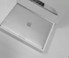 Apple MacBook