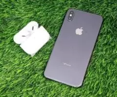 IPHONE XSMAX 256 WITH AIRPODS