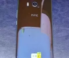 HTC U play