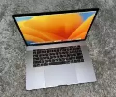 Apple MacBook Pro TouchBar