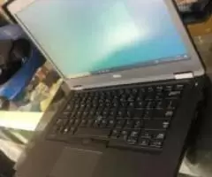 DELL Latitude E7470.