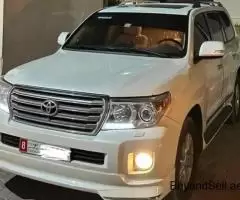 LAND CRUISER VXR 5.7L V8 model 2012