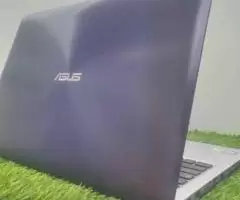 Asus Core i7 7500U -