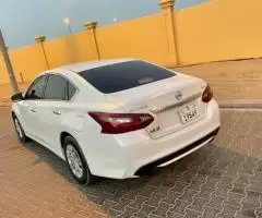 Nissan altima 2018gcc urgent sale 0582229567