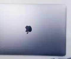 Macbook pro 15inch 2018